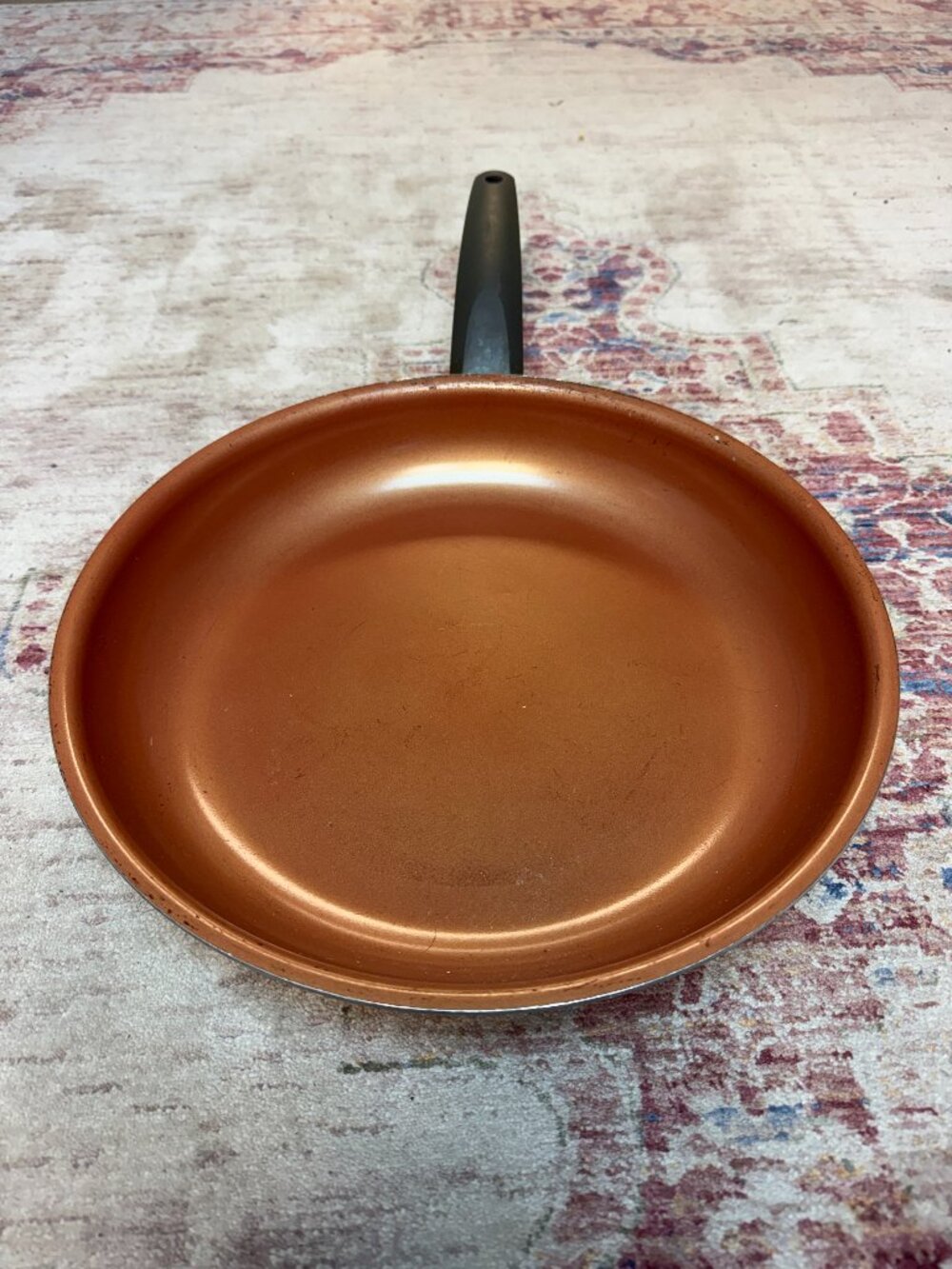 IKO Nonstick Ceramic  Frying Pan In good Shape